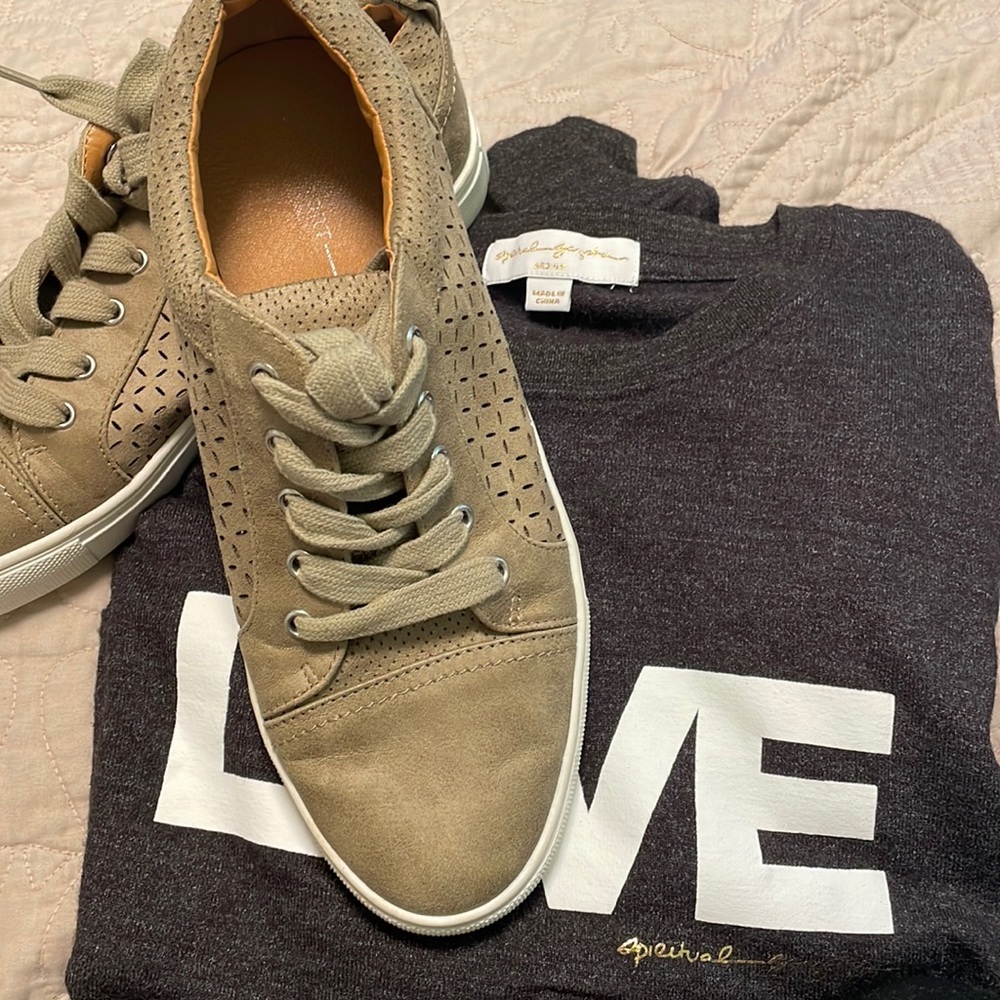 Report collection  sneakers great for Spring!